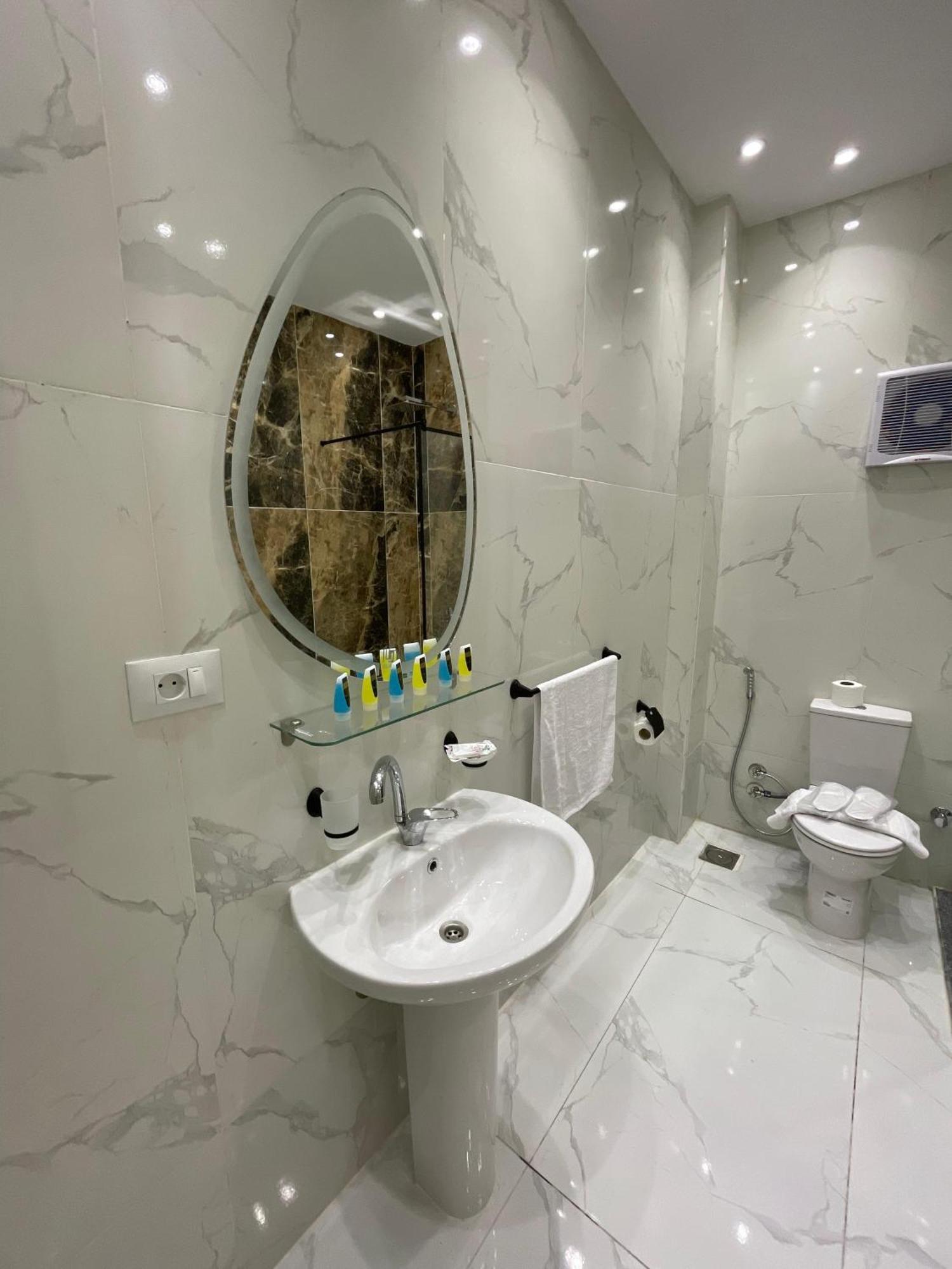 New Glamour Pyramids Hotel Kafret el-Gabal Esterno foto