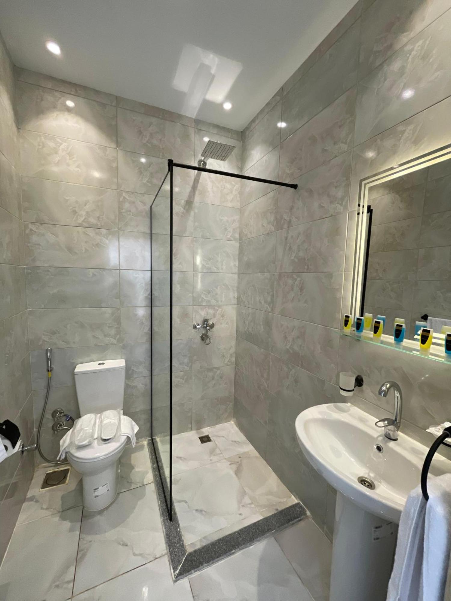 New Glamour Pyramids Hotel Kafret el-Gabal Esterno foto